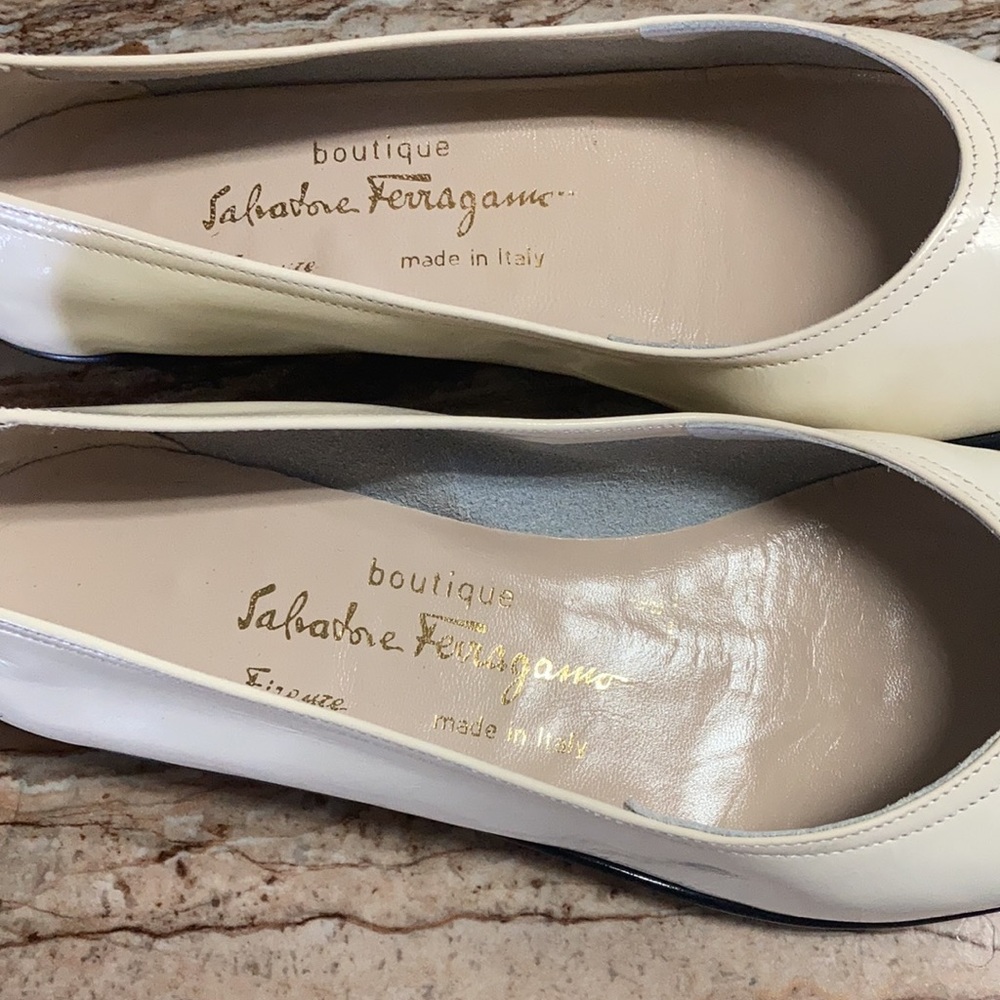 Salvatore Ferragamo Leather Vintage Off-White Slip-on Loafter Shoes Italy - Picture 4 of 9